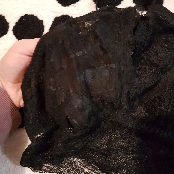 Bras - Picture 4 of 5